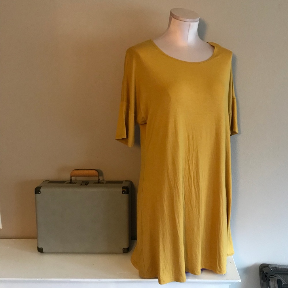 Short sleeve dress